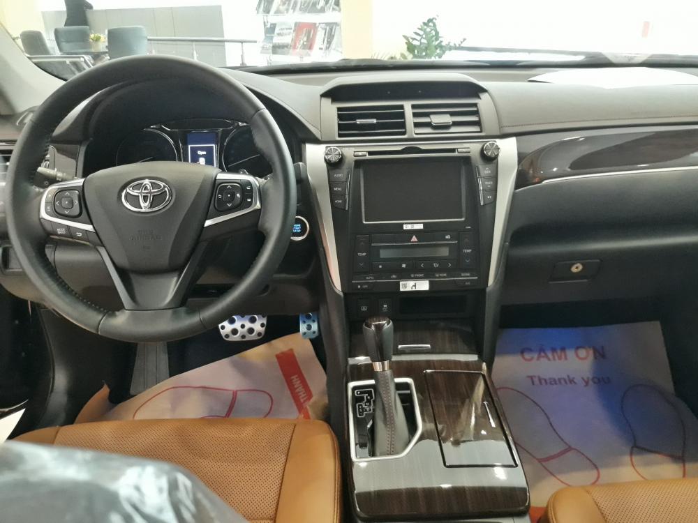 Toyota Camry 2.5Q 2018 - Bán Toyota Camry 2.5Q đời 2018, đưa trước 256 triệu nhận xe ngay