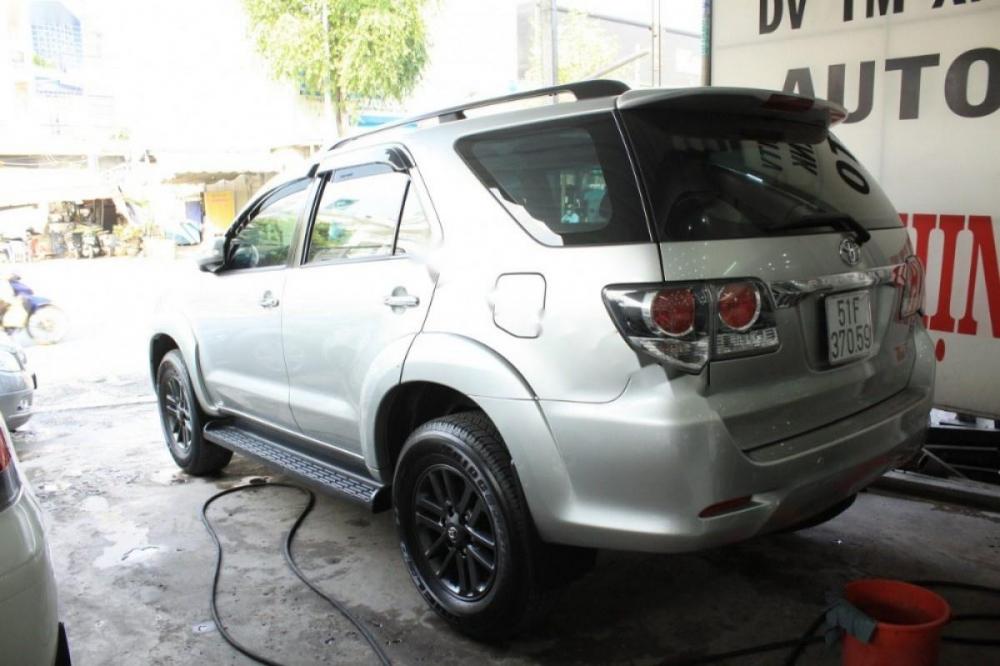 Toyota Fortuner 2.7V 2015 - Bán Toyota Fortuner 2.7V năm sản xuất 2015, màu bạc, 850 triệu