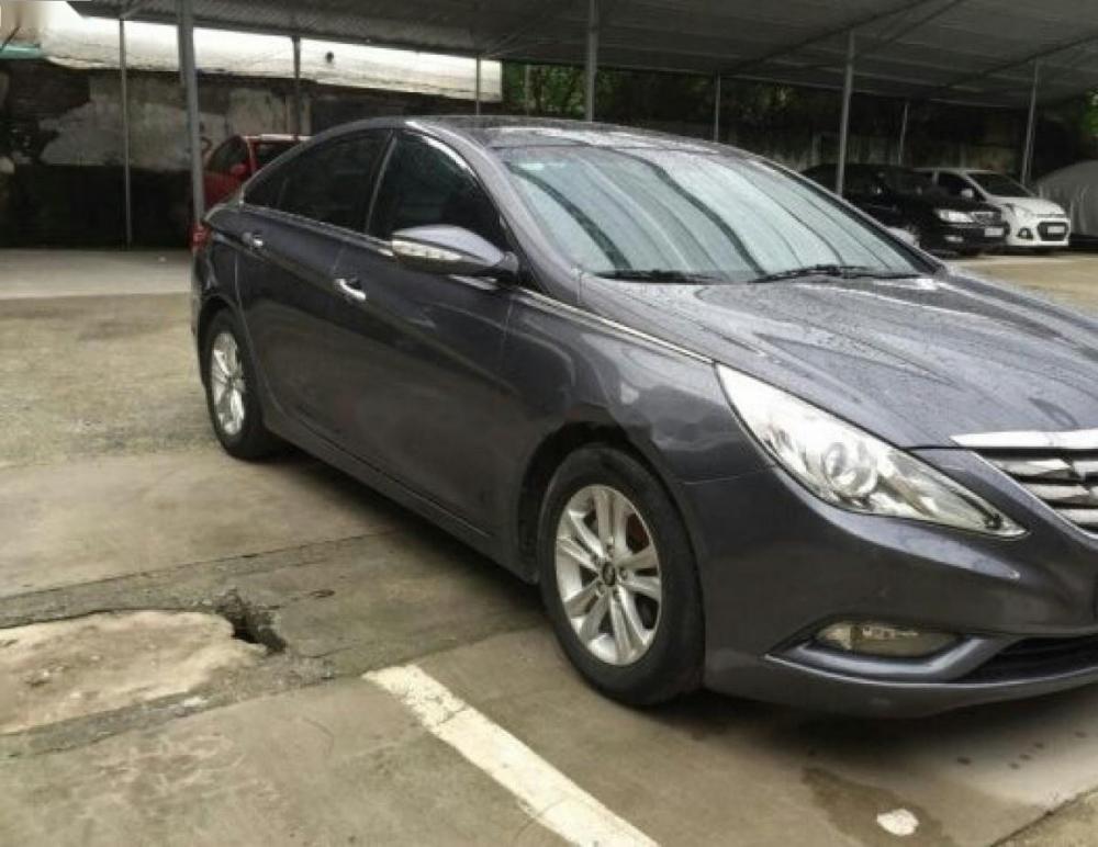 Hyundai Sonata Y20 2010 - Chính chủ bán Hyundai Sonata Y20 2010, màu xám, xe nhập