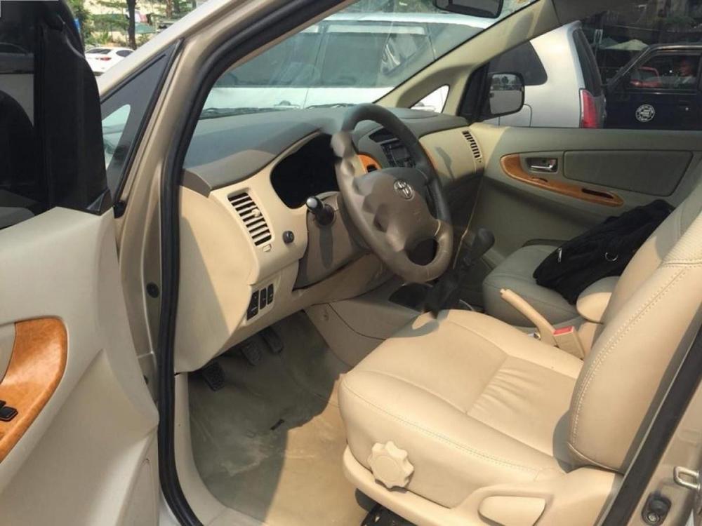 Toyota Innova 2.0 G 2012 - Bán xe Toyota Innova 2.0 G sản xuất 2012, màu vàng