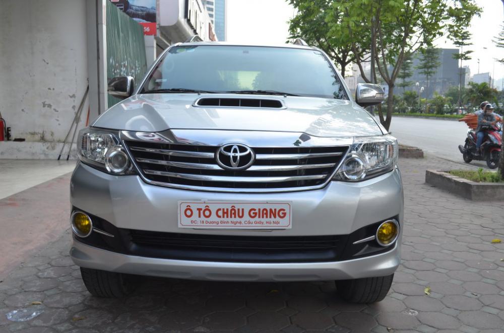 Toyota Fortuner 2.5G  MT 2015 - Cần bán xe Toyota Fortuner 2.5G MT đời 2015, màu bạc