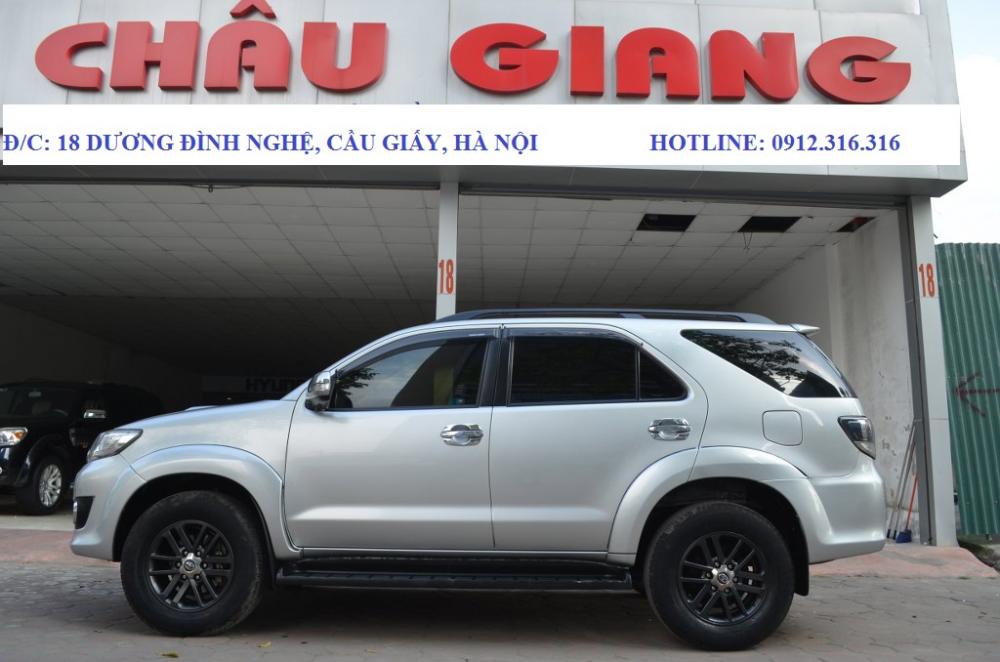 Toyota Fortuner 2.5G  MT 2015 - Cần bán xe Toyota Fortuner 2.5G MT đời 2015, màu bạc