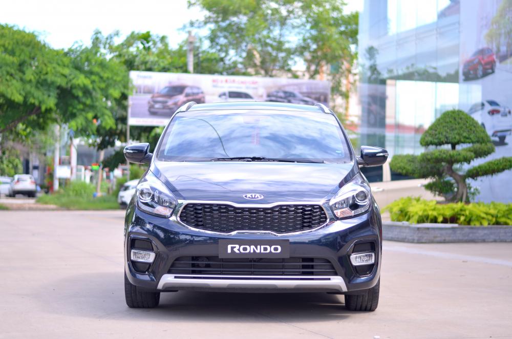 Kia Rondo GATH 2018 - Bán Kia Rondo máy xăng 2.0, số tự động, bản full option. LH 0938.900.433