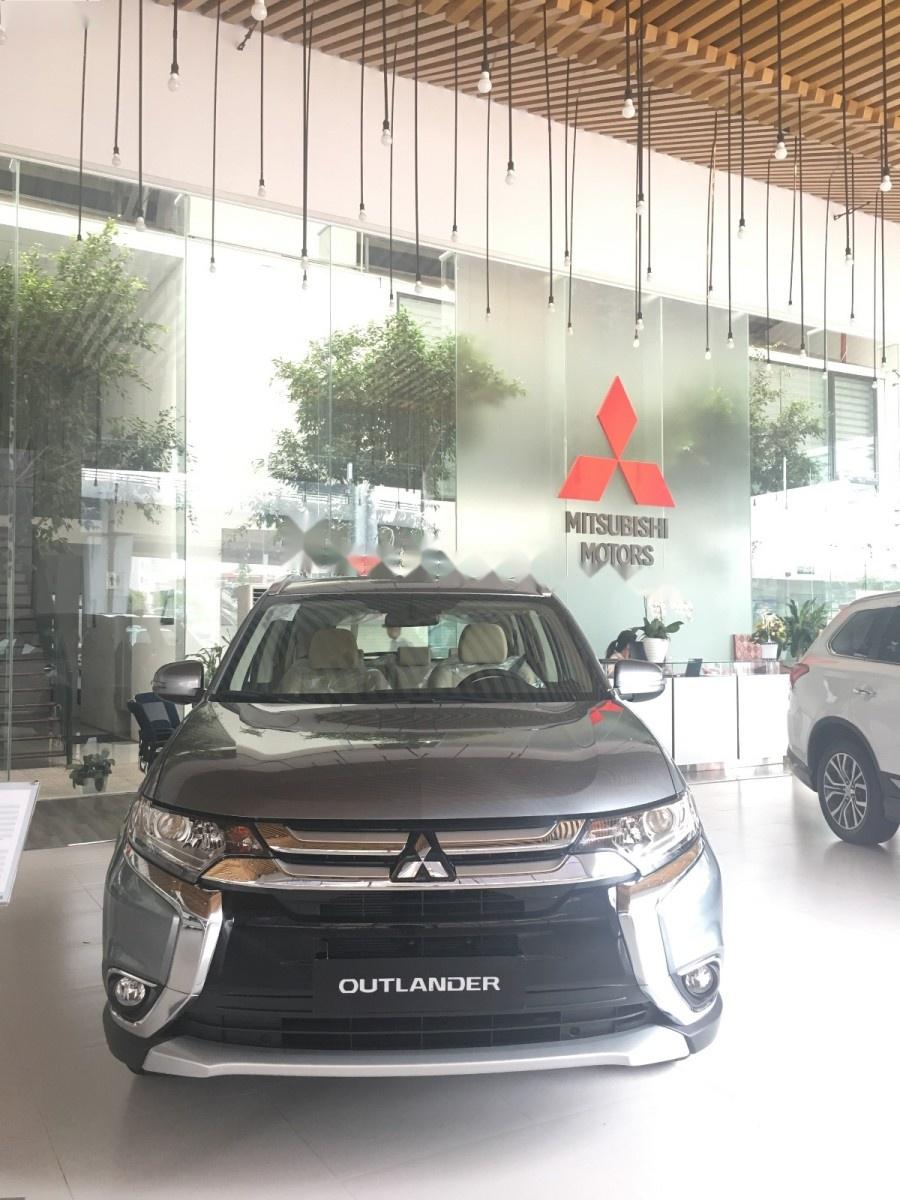 Mitsubishi Stavic 2.0 Cvt 2018 - Bán xe Mitsubishi Outlander 2.0 Cvt năm sản xuất 2018, giá chỉ 800 triệu