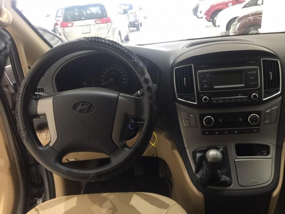 Hyundai Grand Starex 2.5 MT 2016 - Bán Hyundai Grand Starex 2.5 MT năm sản xuất 2016, màu bạc, xe nhập