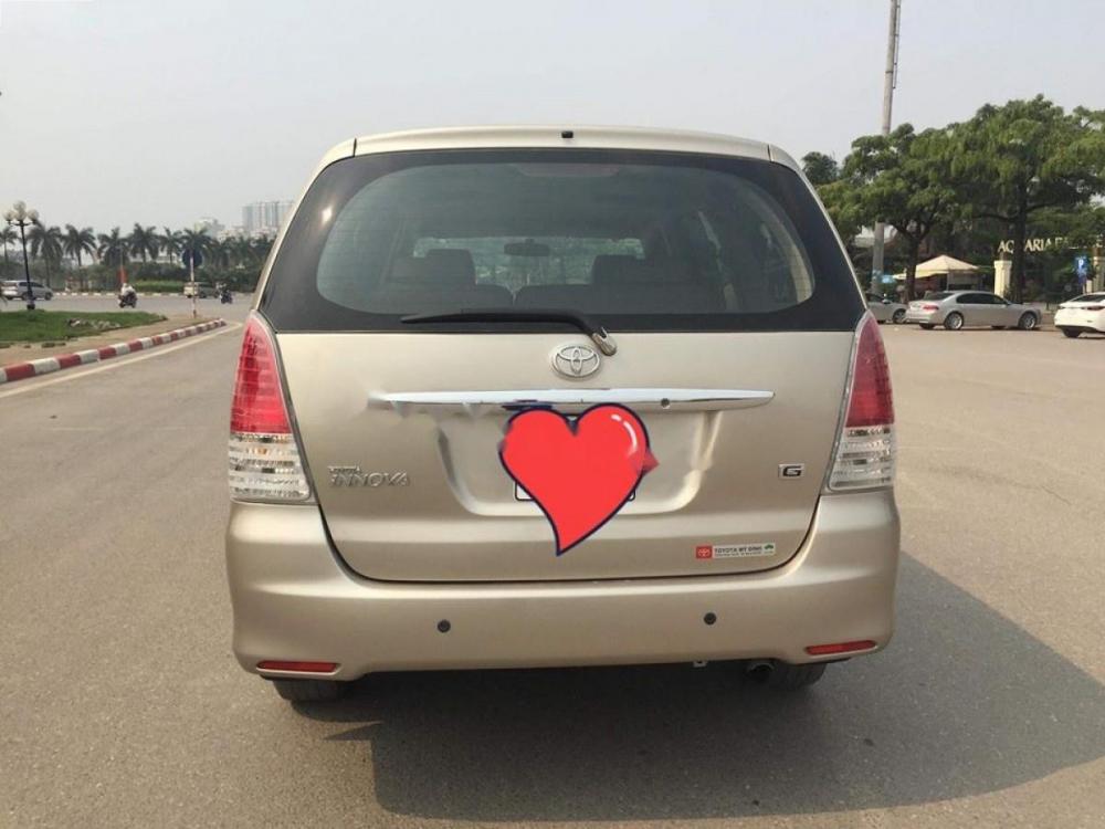 Toyota Innova 2.0 G 2012 - Bán xe Toyota Innova 2.0 G sản xuất 2012, màu vàng