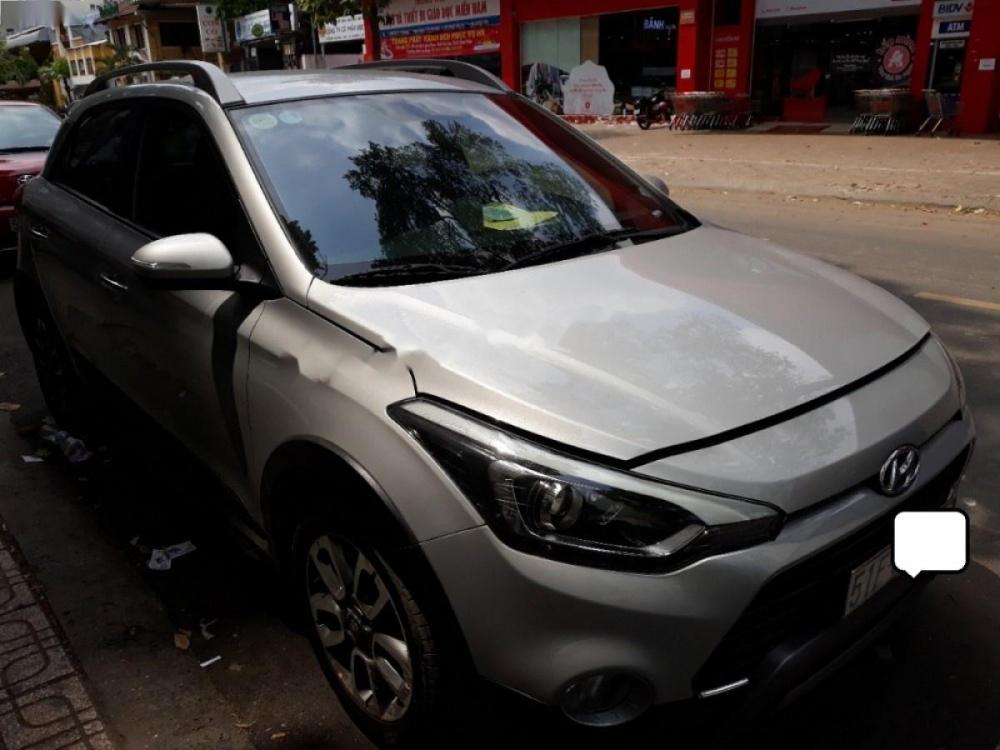 Hyundai VT260 1.4AT 2015 - Bán xe Hyundai i20 Active 1.4AT 2015, màu bạc, nhập khẩu