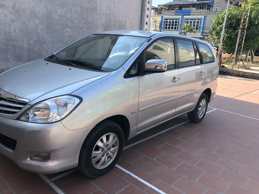 Toyota Innova G 2010 - Bán ô tô Toyota Innova G đời 2010, màu bạc