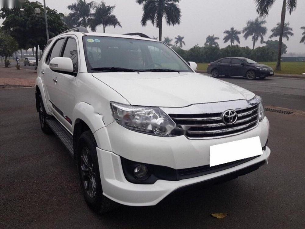 Toyota Fortuner V Sportivo 2015 - Bán Toyota Fortuner V Sportivo đời 2015, màu trắng