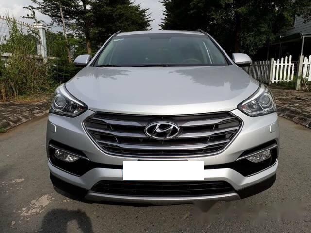 Hyundai Santa Fe 2.4 2017 - Cần bán xe Hyundai Santa Fe 2017 màu bạc 2.4 tự động