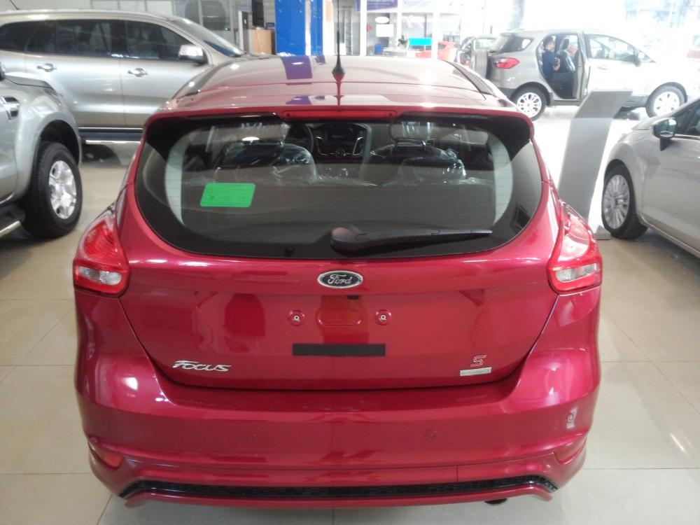 Ford Focus 2018 - Bán Ford Focus Hạng C đời 2018, màu đỏ, giá 600tr