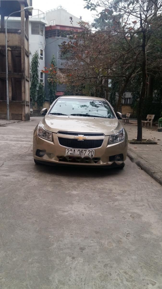 Chevrolet Cruze LS 2011 - Bán Chevrolet Cruze LS 2011, màu vàng cát