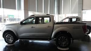 Nissan Navara 2018 - Cần bán xe Nissan Navara năm sản xuất 2018, màu bạc, xe nhập, giá 815tr