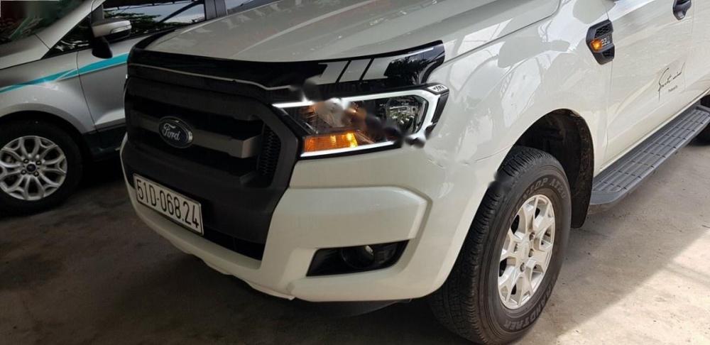 Ford Ranger XLS 2.2L 4x2 AT 2016 - Bán xe Ford Ranger XLS 2.2L 4x2 AT 2016, màu trắng, xe nhập