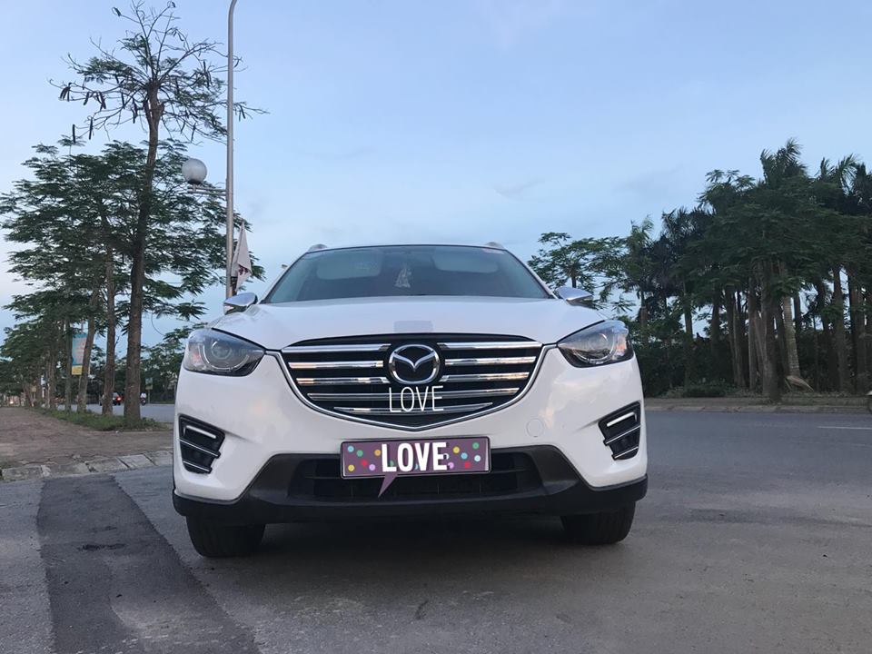 Mazda CX 5 2.0 Facelift 2017 - Bán Mazda CX 5 2.0 Facelift 2017, màu trắng, chạy 2 vạn km