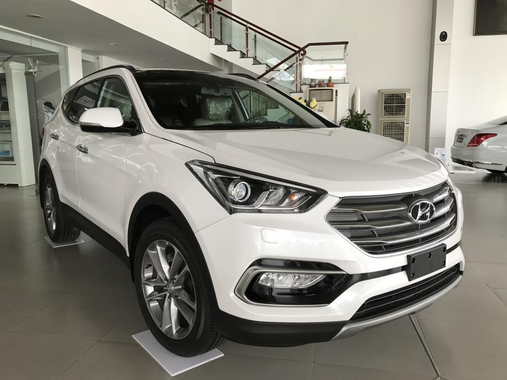 Hyundai Santa Fe full 2018 - Bán Hyundai Santa Fe full đời 2018 máy Dầu, màu trắng, mới 100%