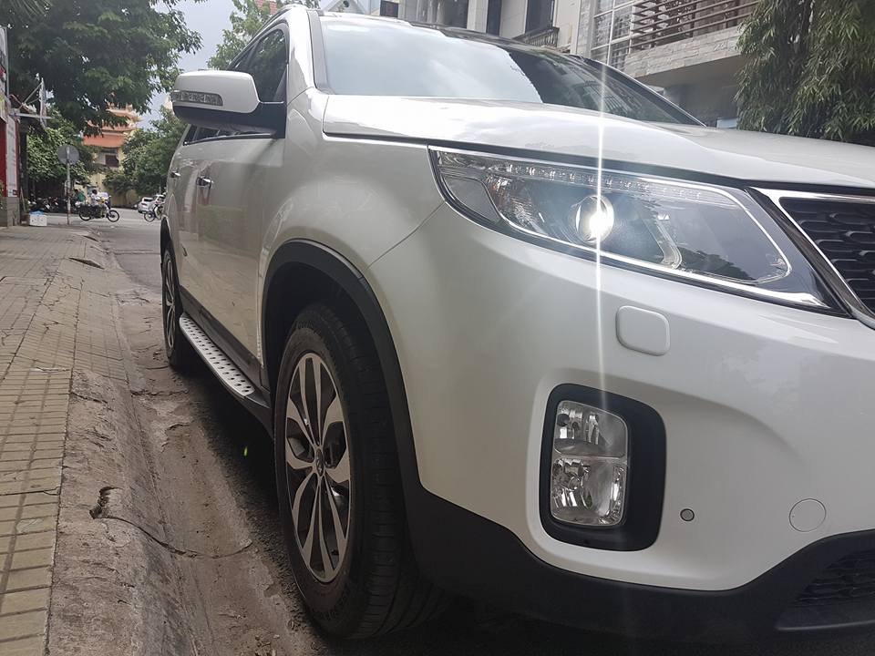 Kia Sorento 2.4 2017 - Cần bán xe Kia Sorento 2017, màu trắng