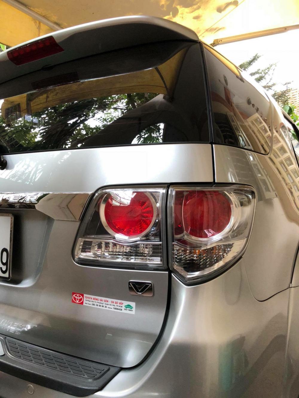 Toyota Fortuner 2013 - Bán ô tô Toyota Fortuner sản xuất năm 2013, màu bạc