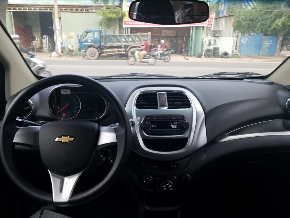 Chevrolet Spark LS MT 1.2 2018 - Bán ô tô Chevrolet Spark LS MT 1.2 năm 2018, đủ màu, Form mới KM tháng này 40 triệu, call: 0938.602.100 để có giá tốt