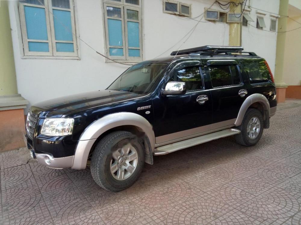 Ford Everest 2007 - Cần bán gấp Ford Everest sản xuất năm 2007, màu đen xe gia đình, giá chỉ 370 triệu