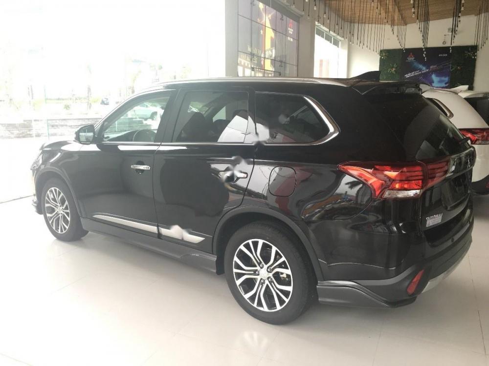 Mitsubishi Stavic 2.4 premium 2018 - Bán Mitsubishi Outlander 2.4 premium sản xuất năm 2018, màu đen