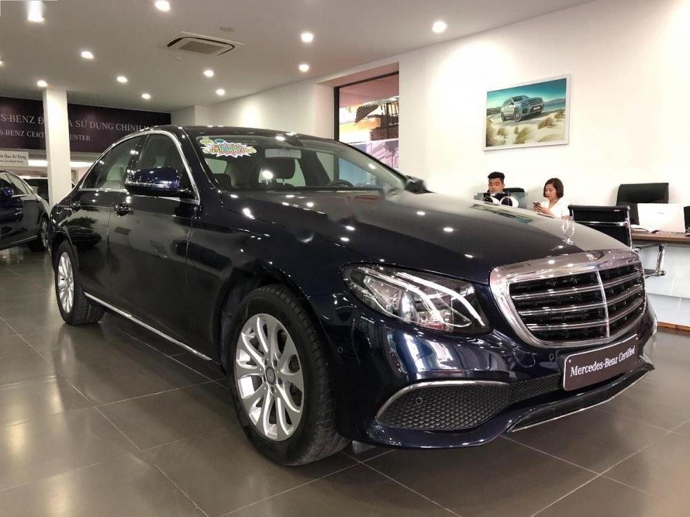 Mercedes-Benz E class E200 2017 - Cần bán Mercedes E200 đời 2017, màu xanh lam