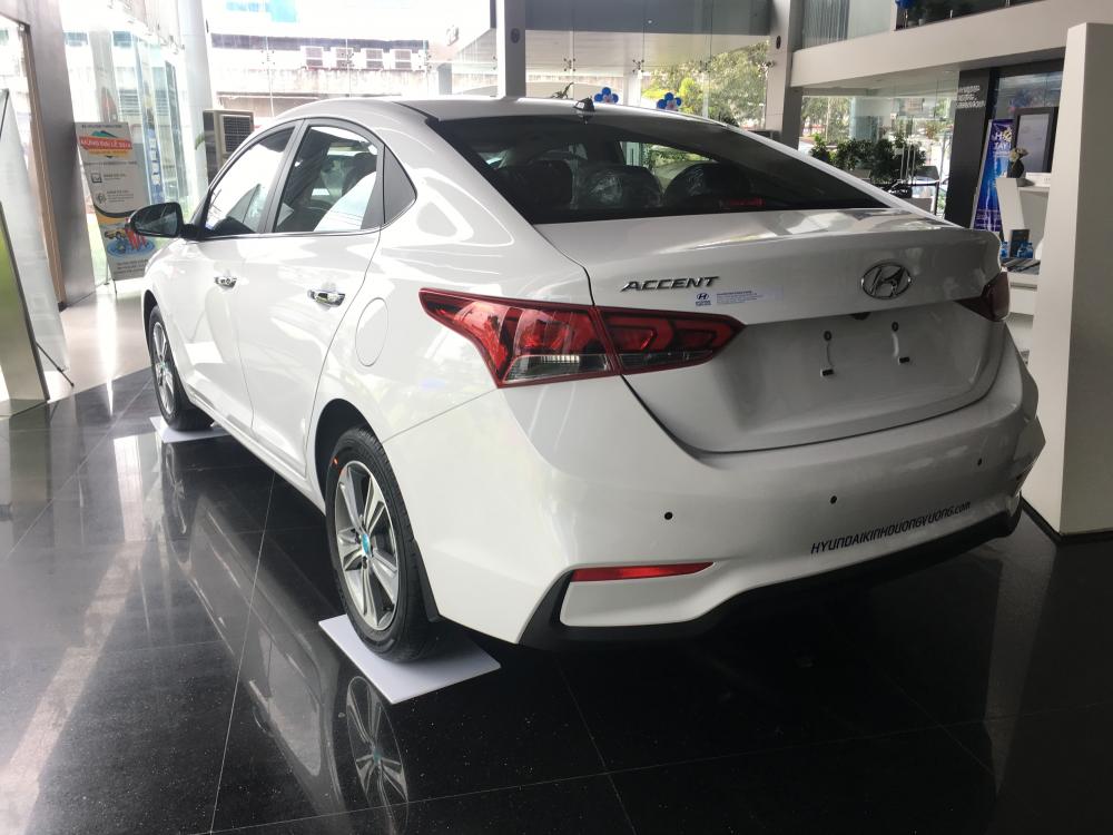 Hyundai Accent 1.4AT full 2018 - Bán ô tô Hyundai 1.4AT full năm 2018, màu trắng, giá 539tr