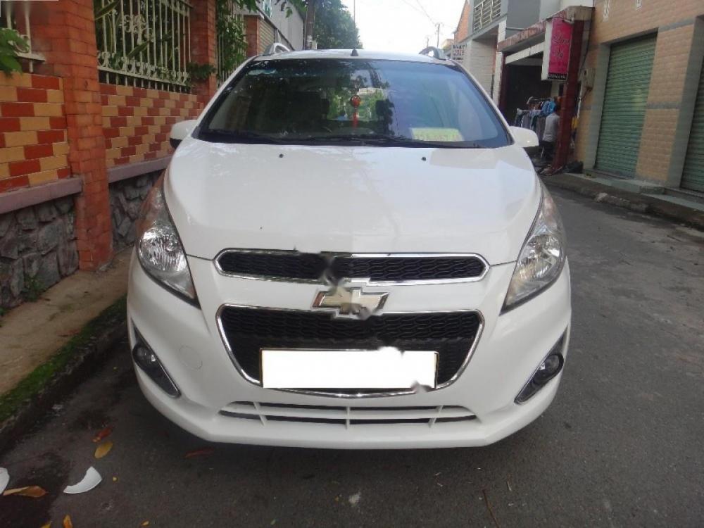 Chevrolet Spark LTZ 2013 - Cần bán lại xe Chevrolet Spark LTZ đời 2013, màu trắng