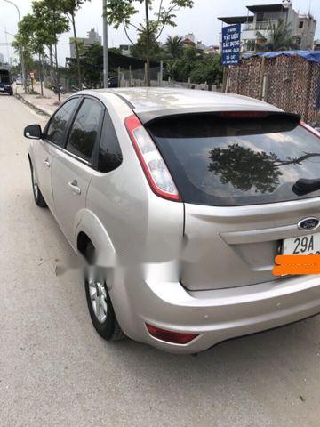 Ford Focus 2009 - Cần bán xe Ford Focus sản xuất năm 2009, màu bạc 