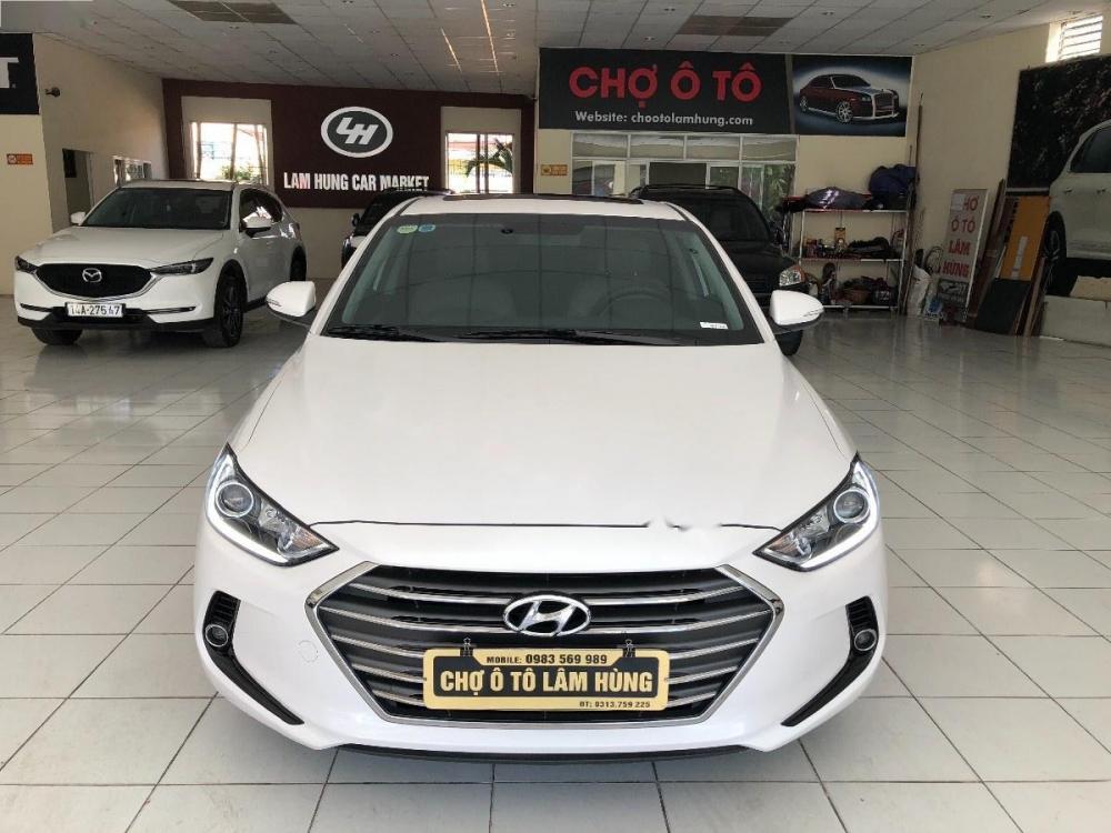 Hyundai Elantra 1.6 AT 2017 - Bán Hyundai Elantra 1.6 AT năm sản xuất 2017, màu trắng  