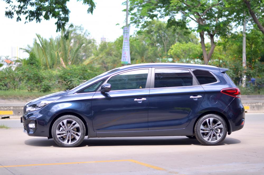 Kia Rondo GATH 2018 - Bán Kia Rondo máy xăng 2.0, số tự động, bản full option. LH 0938.900.433