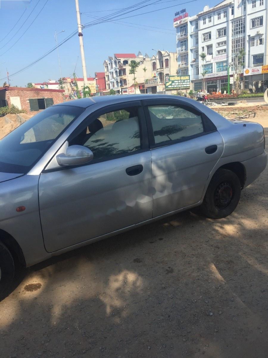 Daewoo Nubira 1999 - Bán ô tô Daewoo Nubira năm sản xuất 1999, màu bạc