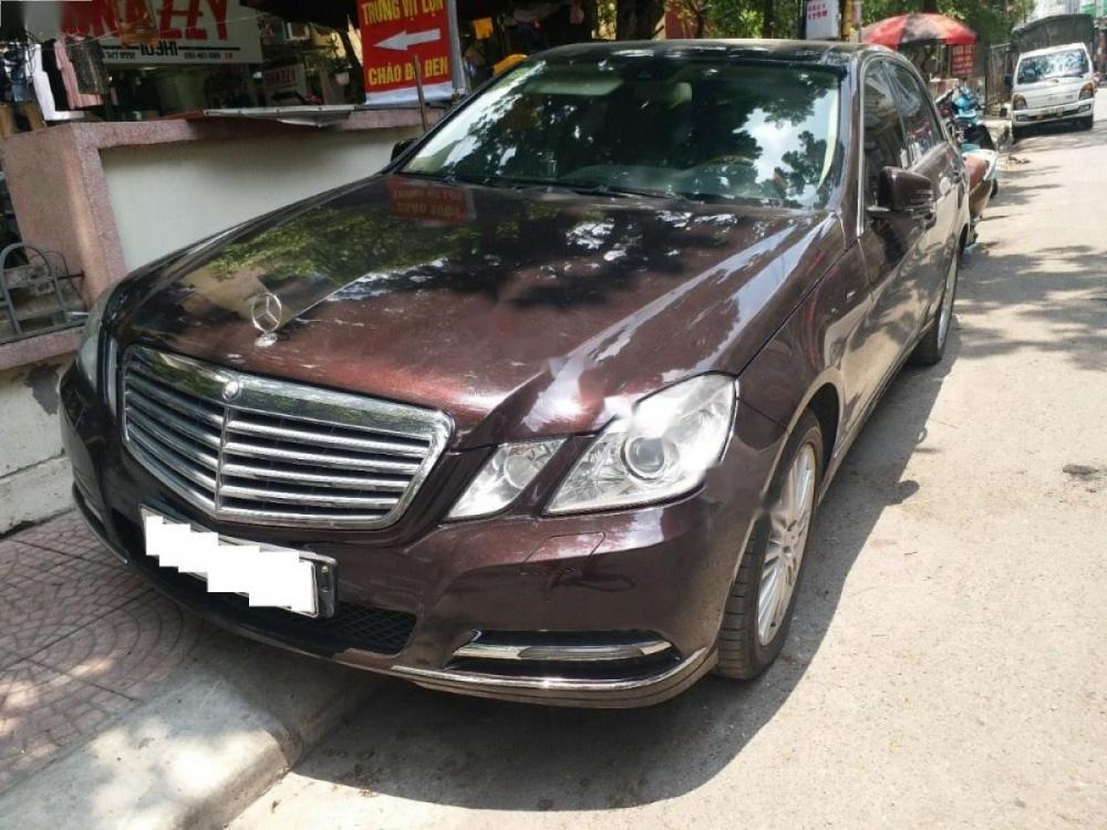 Mercedes-Benz E class 2011 - Cần bán gấp Mercedes đời 2011, màu nâu chính chủ