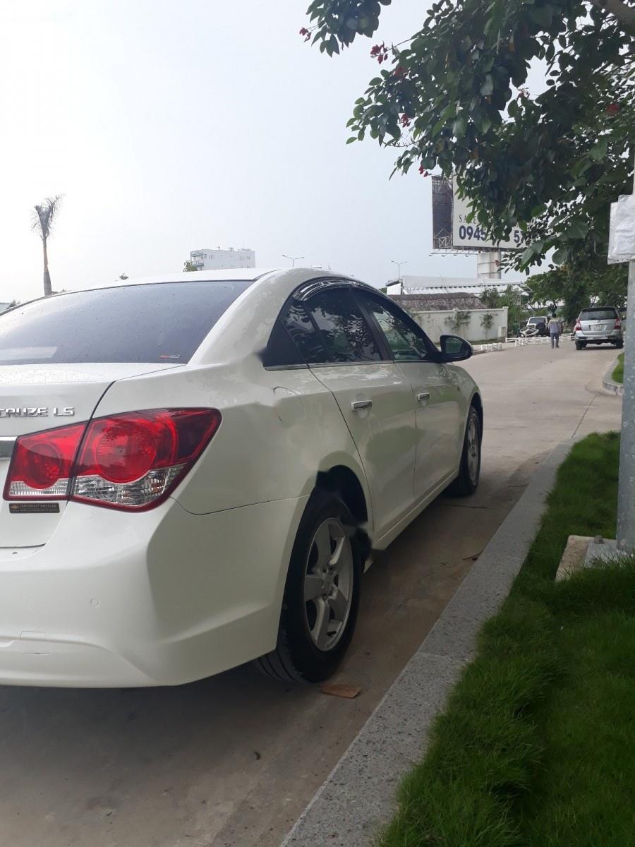 Chevrolet Cruze 2014 - Cần bán gấp Chevrolet Cruze đời 2014, màu tím, giá chỉ 390 triệu