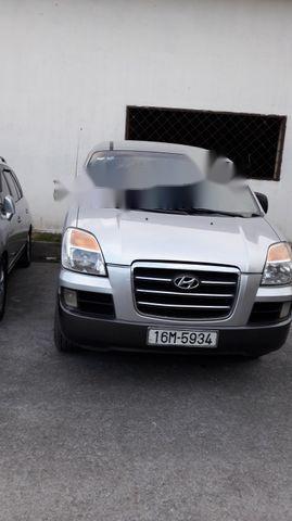 Hyundai Starex 2005 - Bán xe Hyundai Starex đời 2005, màu bạc, giá chỉ 235 triệu