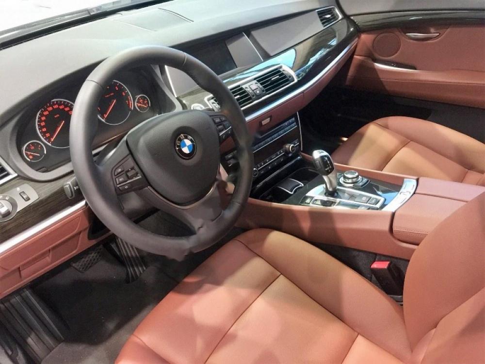 BMW 5 Series 528i GT 2017 - Cần bán BMW 5 Series 528i GT sản xuất 2017, màu trắng, nhập khẩu nguyên chiếc