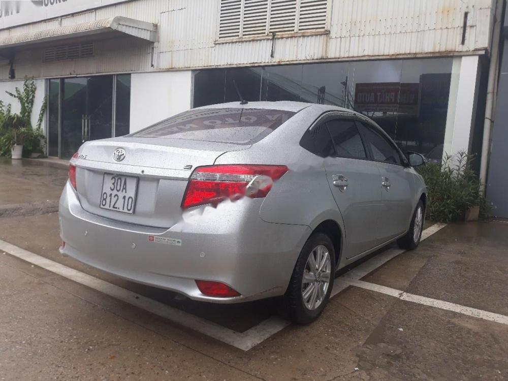 Toyota Vios E 2015 - Bán Toyota Vios E đời 2015, màu bạc