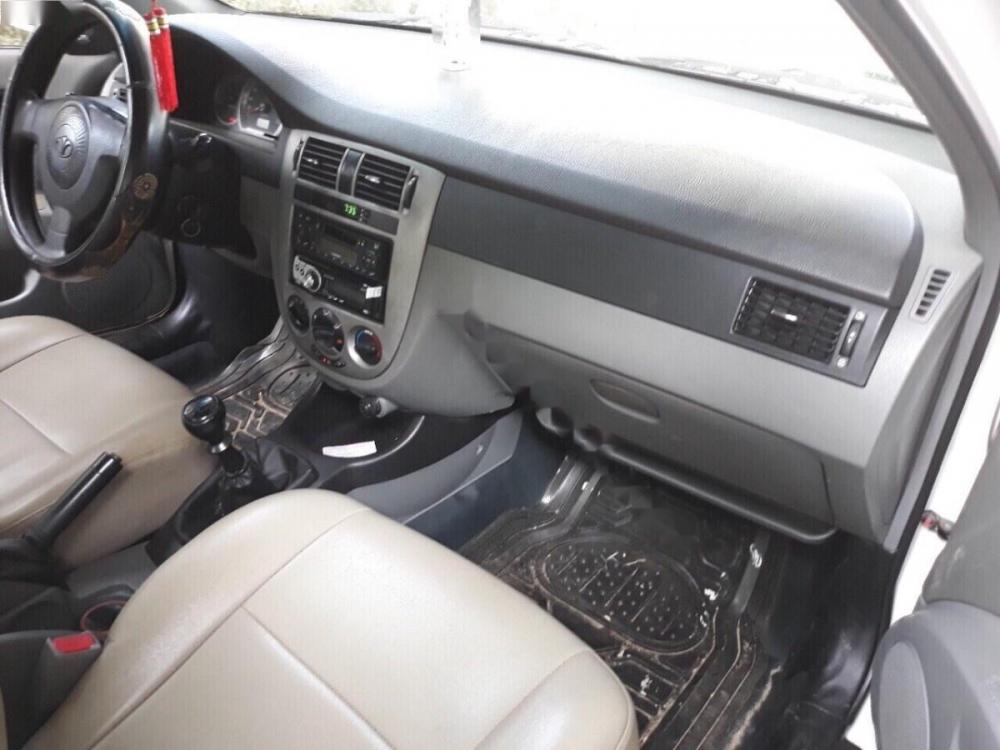 Daewoo Lacetti 2004 - Cần bán xe Daewoo Lacetti năm 2004, màu trắng, giá tốt