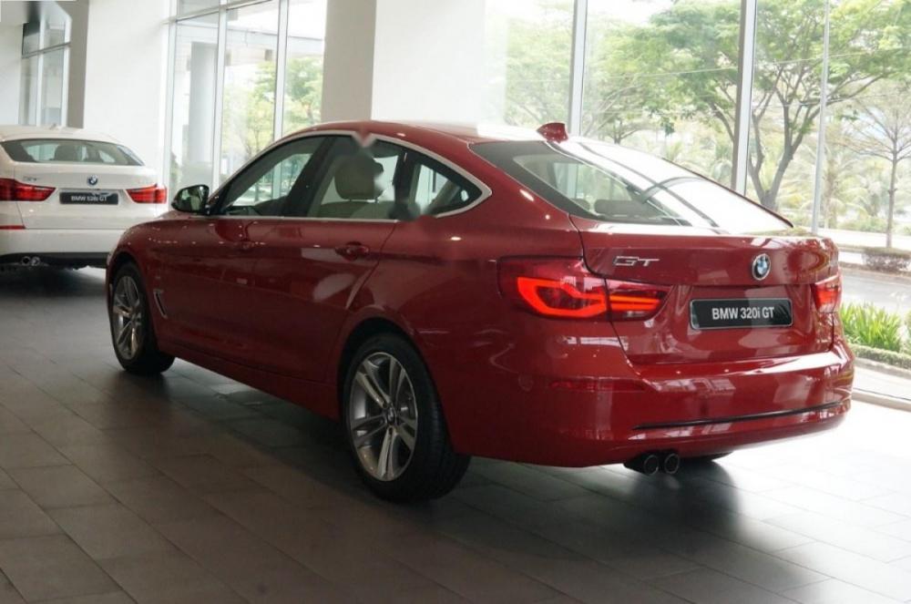 BMW 3 Series 320i GT 2017 - Bán BMW 3 Series 320i Gran Turismo năm 2017, màu đỏ, xe nhập