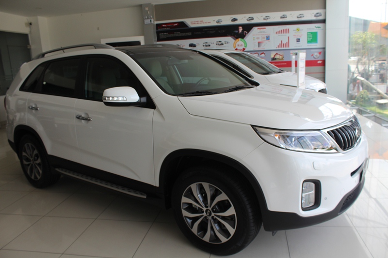 Kia Sorento GAT 2017 - Bán Kia Sorento máy xăng, giao ngay, thanh toán 130 triệu giao xe ngay