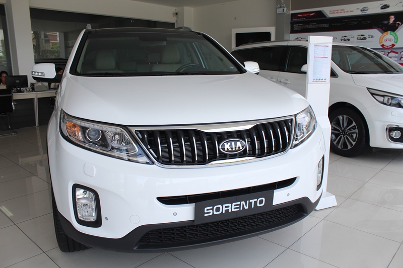 Kia Sorento GAT 2017 - Bán Kia Sorento máy xăng, giao ngay, thanh toán 130 triệu giao xe ngay