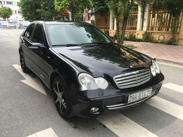 Mercedes-Benz C class C180 2005 - Cần bán lại xe Mercedes C180 năm 2005, màu đen như mới, giá 288tr