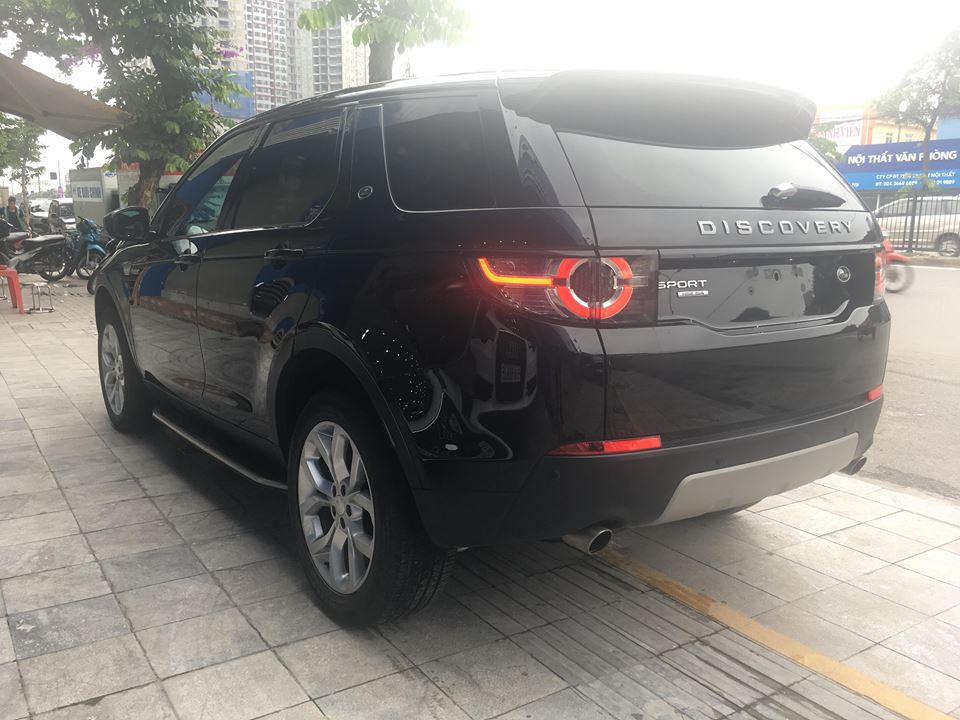 LandRover Discovery 2014 - Cần bán gấp LandRover Discovery sản xuất 2014, màu đen, nhập khẩu nguyên chiếc