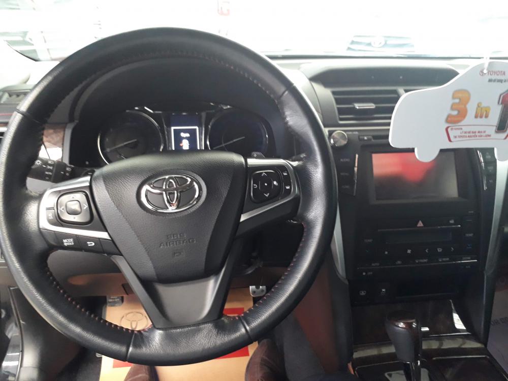 Toyota Camry Q 2015 - Cần bán xe Toyota Camry Q sản xuất năm 2015, màu đen