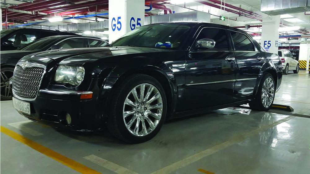 Chrysler 300C 2009 - Cần bán lại xe Chrysler 300C 2009, màu đen, nhập khẩu nguyên chiếc chính chủ