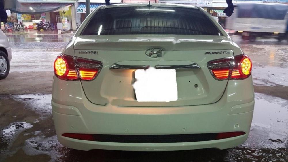 Hyundai Avante 1.6 AT 2011 - Bán ô tô Hyundai Avante 1.6 AT sản xuất 2011, màu trắng xe gia đình