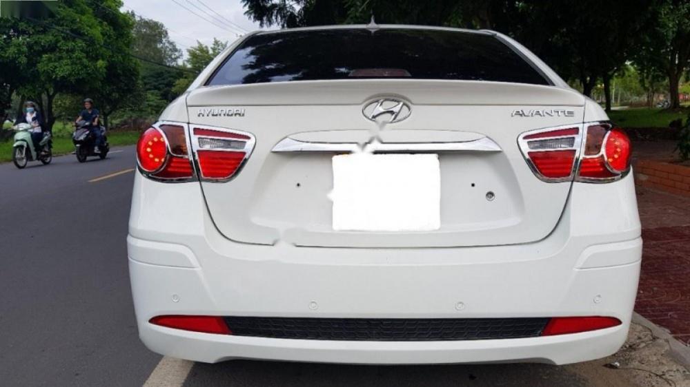 Hyundai Avante 1.6 AT 2011 - Bán ô tô Hyundai Avante 1.6 AT sản xuất 2011, màu trắng xe gia đình giá cạnh tranh