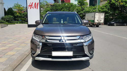 Mitsubishi Outlander Sport  2.4 AT  2018 - Bán ô tô Mitsubishi Outlander Sport 2.4 AT đời 2018, màu nâu