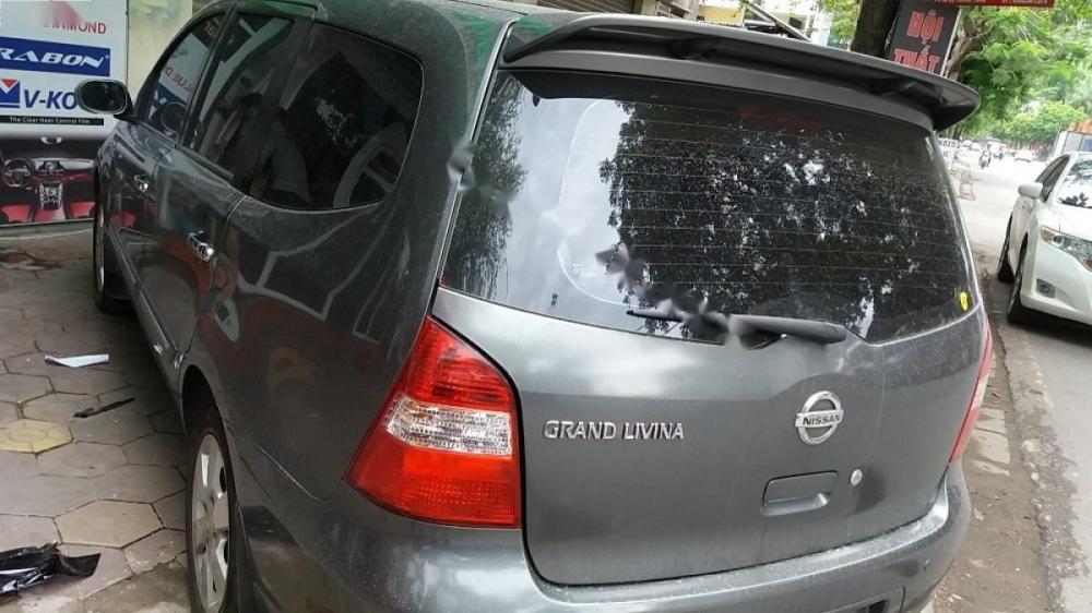 Nissan Livina 2011 - Chính chủ bán Nissan Livina 2011, màu xám giá 335tr