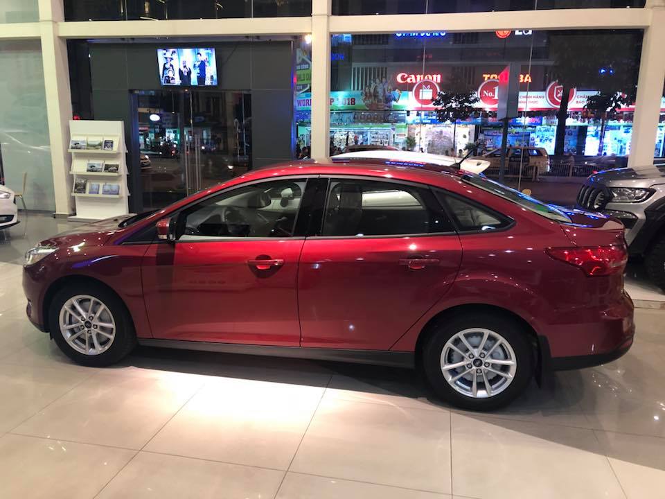 Ford Focus Trend 1.5 AT Ecoboost  2018 - Bán Ford Focus New 2018 đủ màu, xe giao ngay giá ưu đãi nhất kèm quà tặng hấp dẫn hotline: 0938.516.017